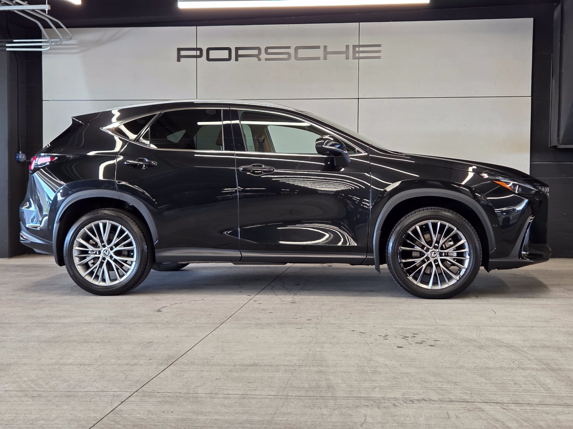 Used 2024 Lexus NX 350h AWD w/ Vision Package image 28