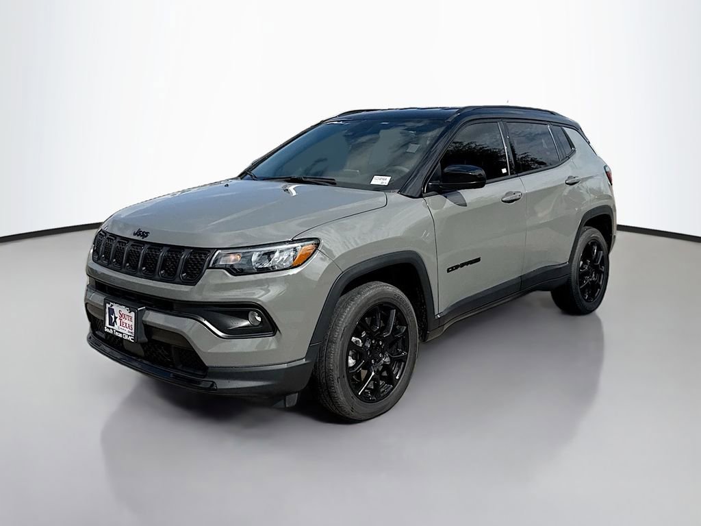 Used 2023 Jeep Compass Altitude image 3