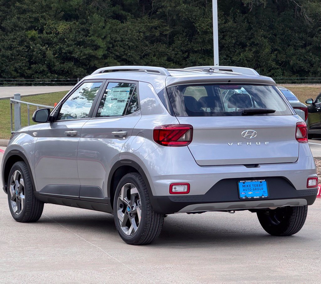 New 2026 Hyundai Venue SEL FWD image 12