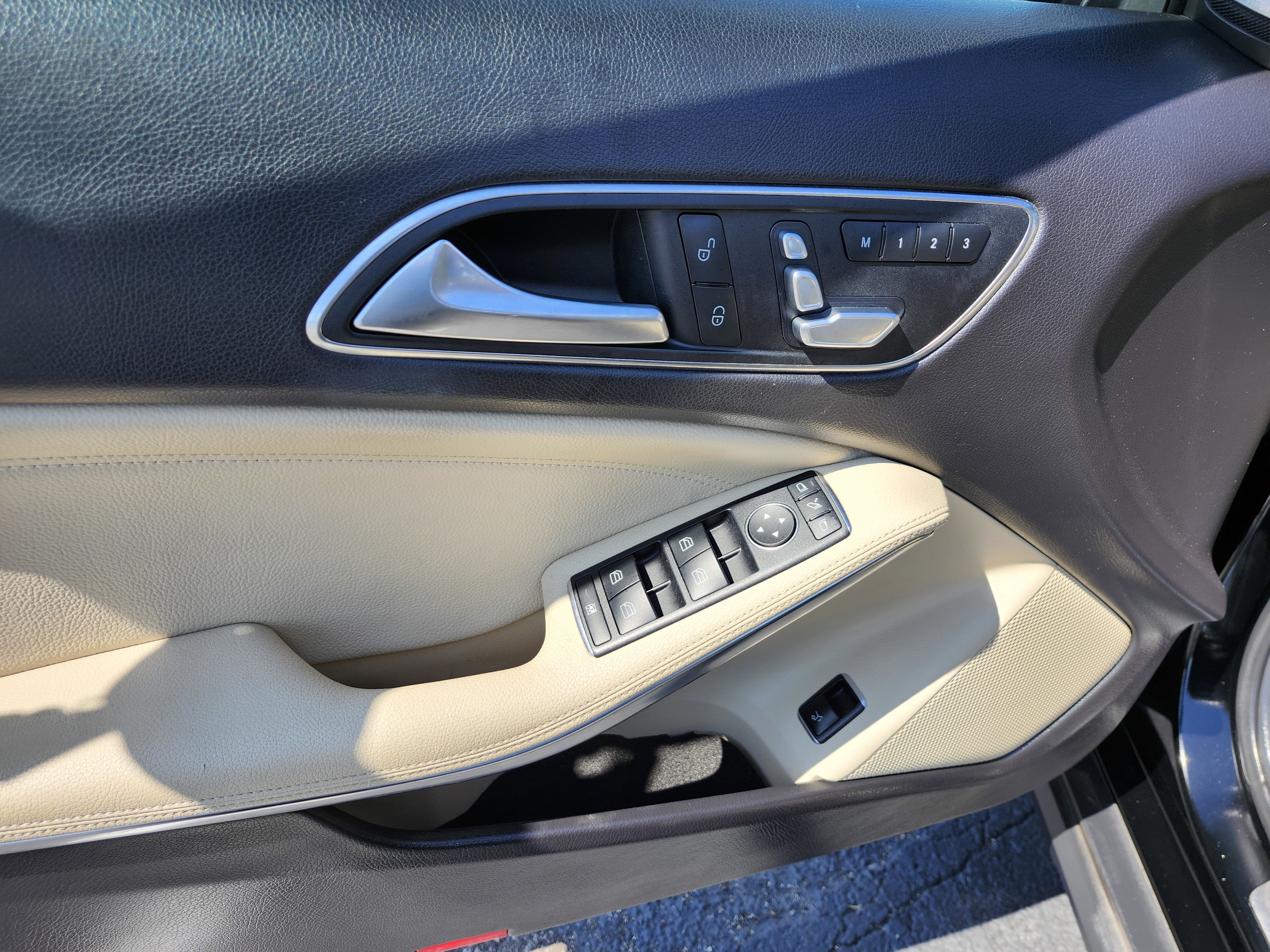 Used 2019 Mercedes-Benz GLA 250 4MATIC image 18