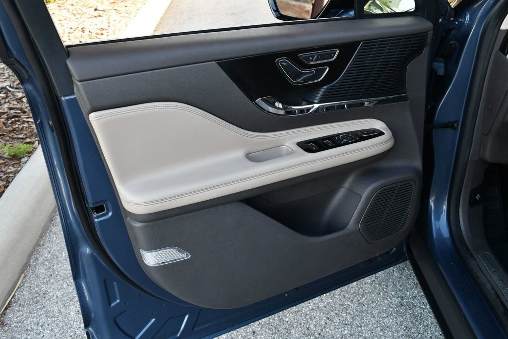 Used 2022 Lincoln Corsair AWD w/ Equipment Group 101A image 39