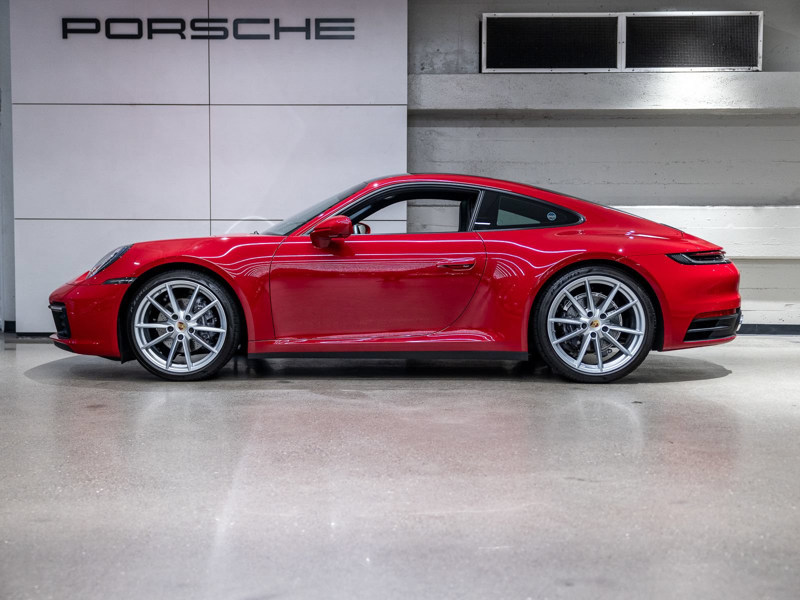 Certified 2024 Porsche 911 Carrera RWD image 2