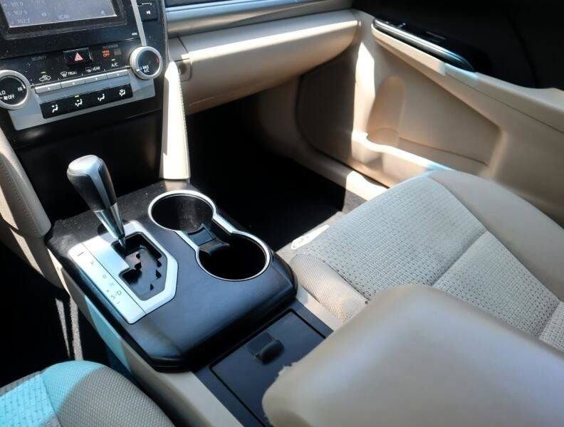 Used 2014 Toyota Camry LE FWD image 21