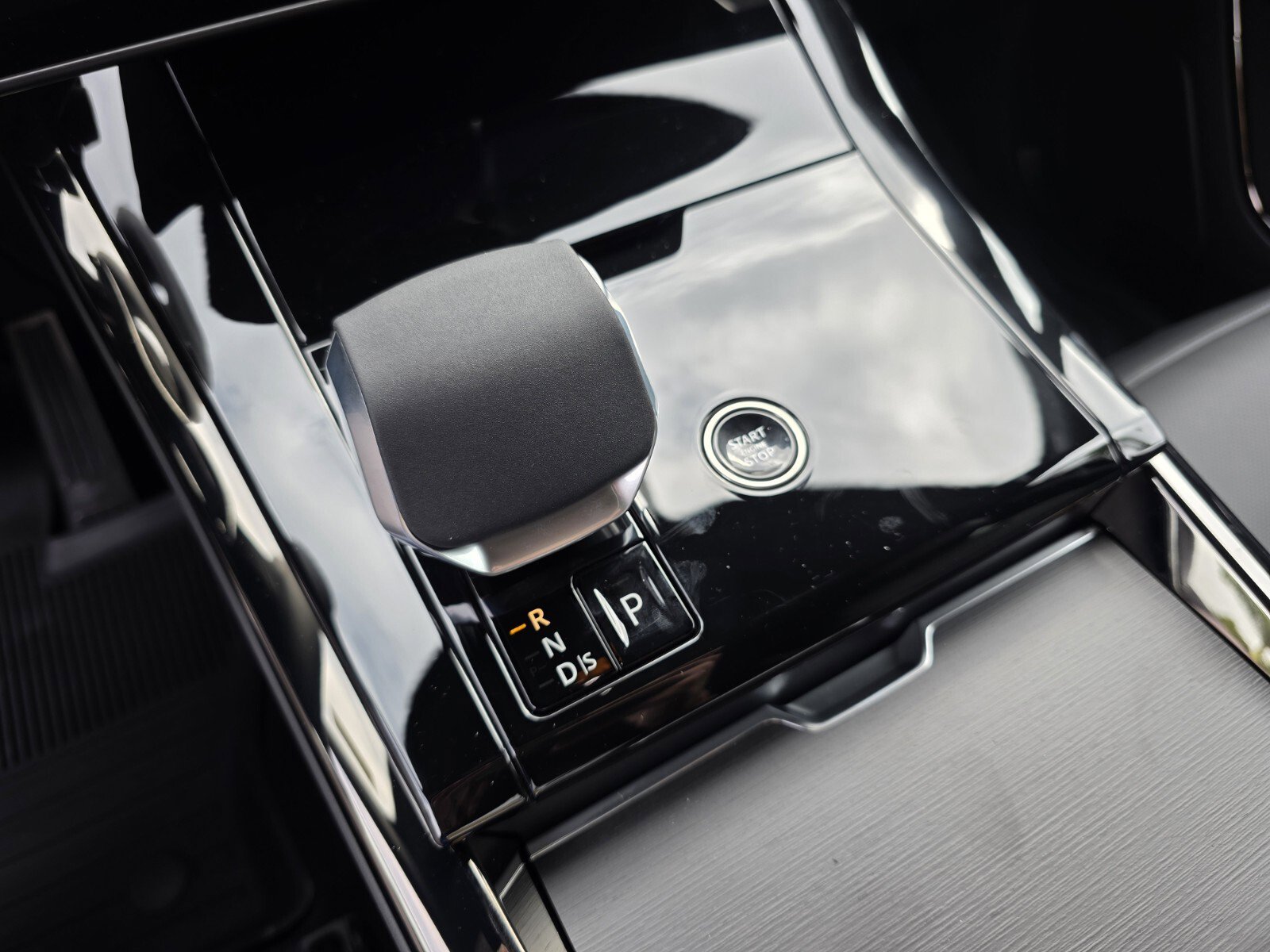 New 2026 Land Rover Range Rover Sport Dynamic SE image 16