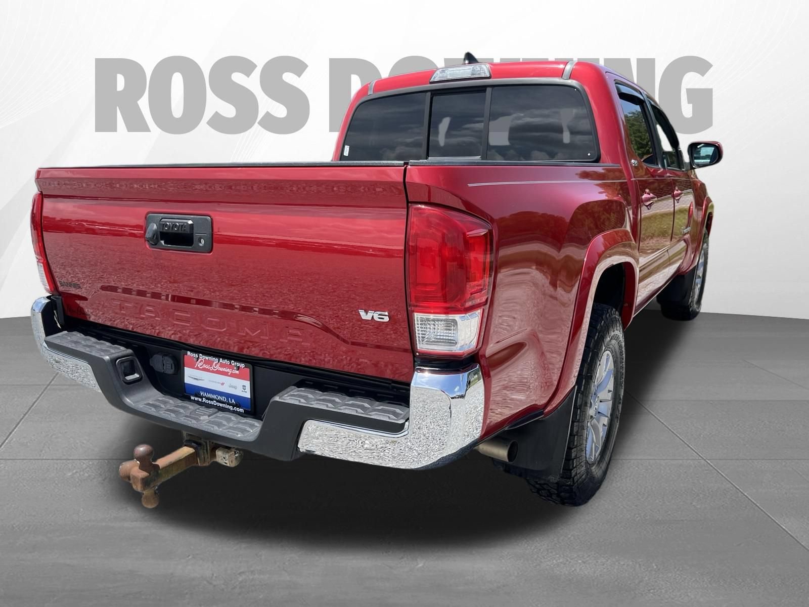 Used 2017 Toyota Tacoma SR5 w/ Tow Package RWD image 4