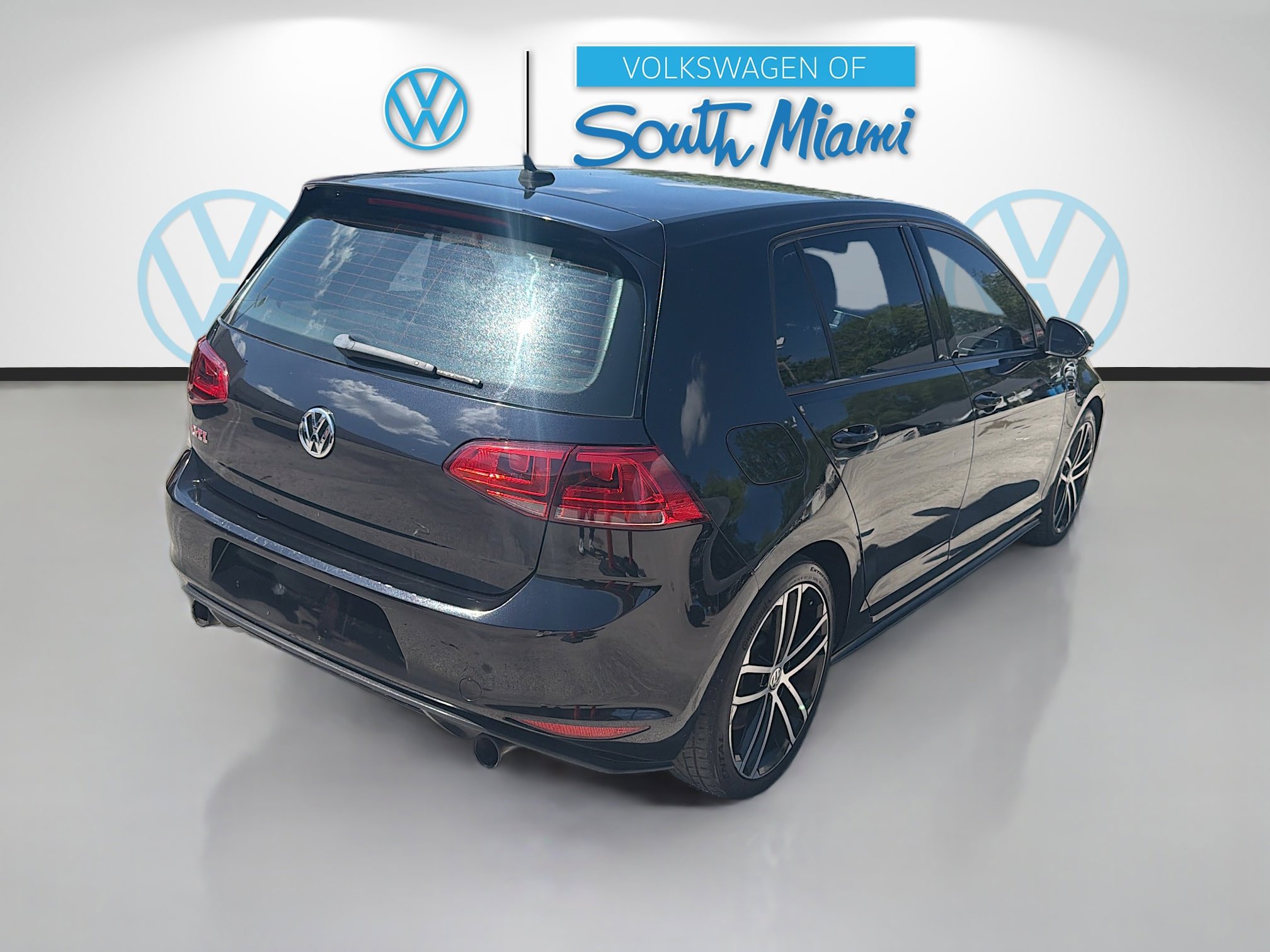 Used 2017 Volkswagen GTI Sport FWD image 7