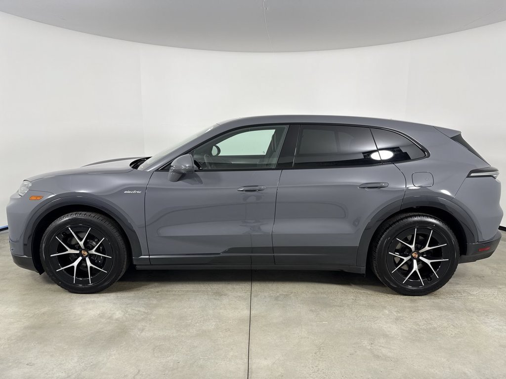 New 2026 Porsche Cayenne Electric AWD/4WD image 2