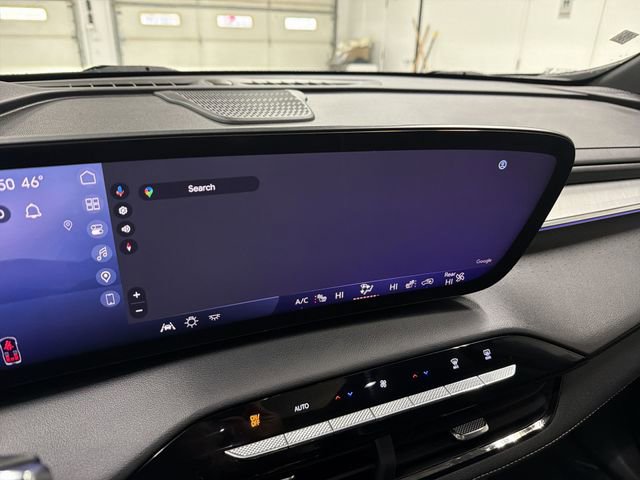 Certified 2025 Buick Enclave Avenir AWD/4WD image 29