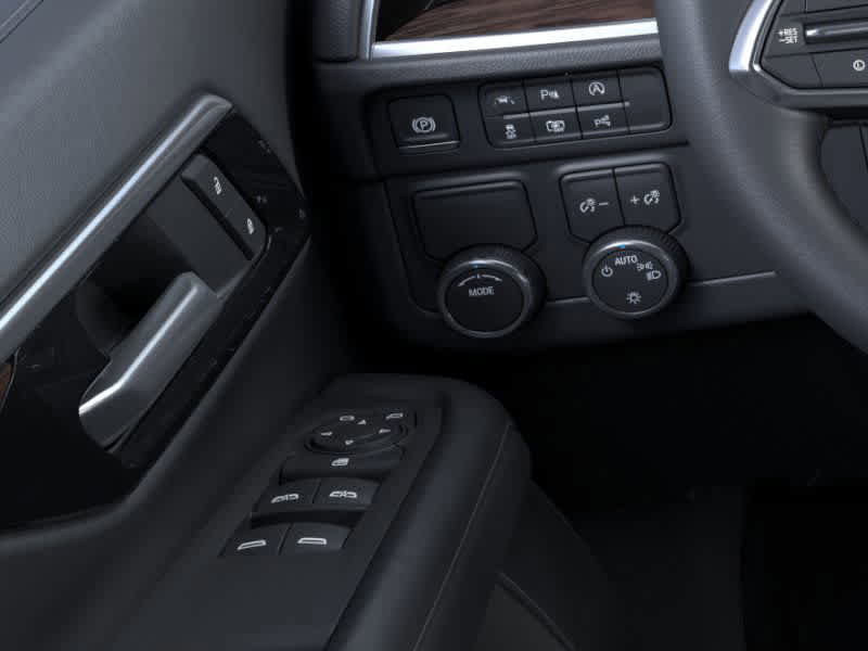 Used 2026 Chevrolet Suburban LS image 25