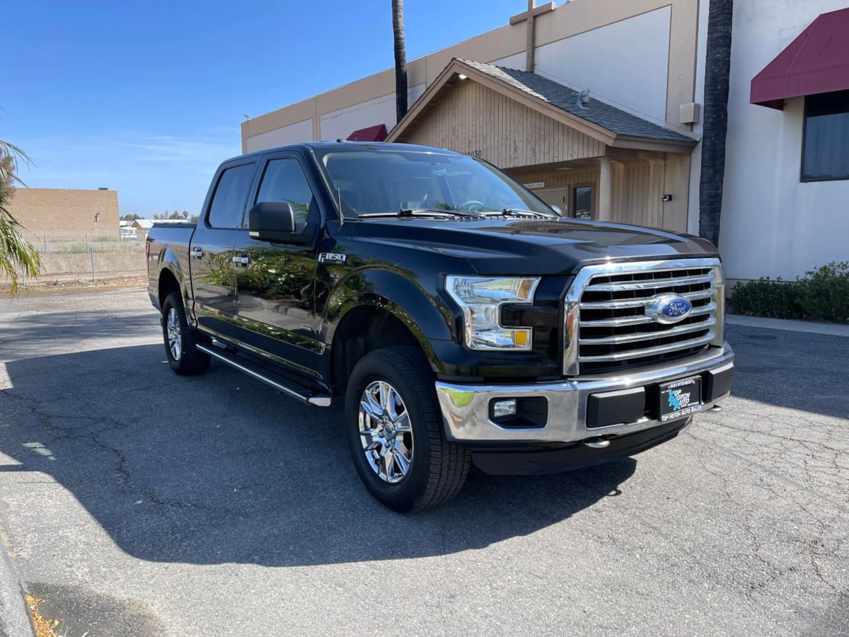 Used 2015 Ford F150 XLT w/ Equipment Group 301A Mid AWD/4WD image 3
