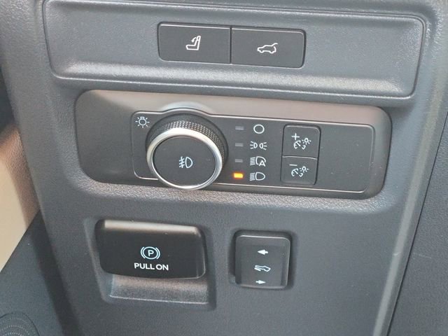 Used 2022 Ford Expedition Limited image 27