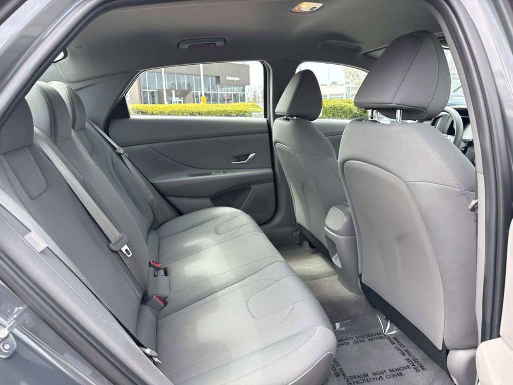 Used 2024 Hyundai Elantra SE FWD image 20