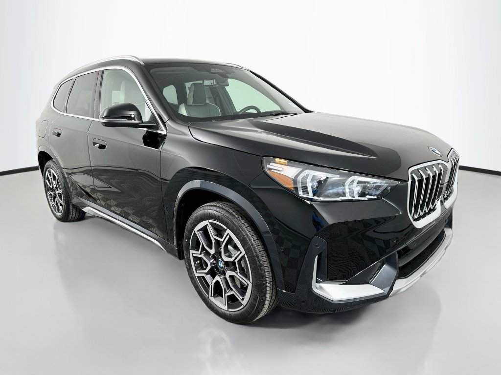New 2027 BMW X1 xDrive28i w/ Technology Package AWD/4WD image 3