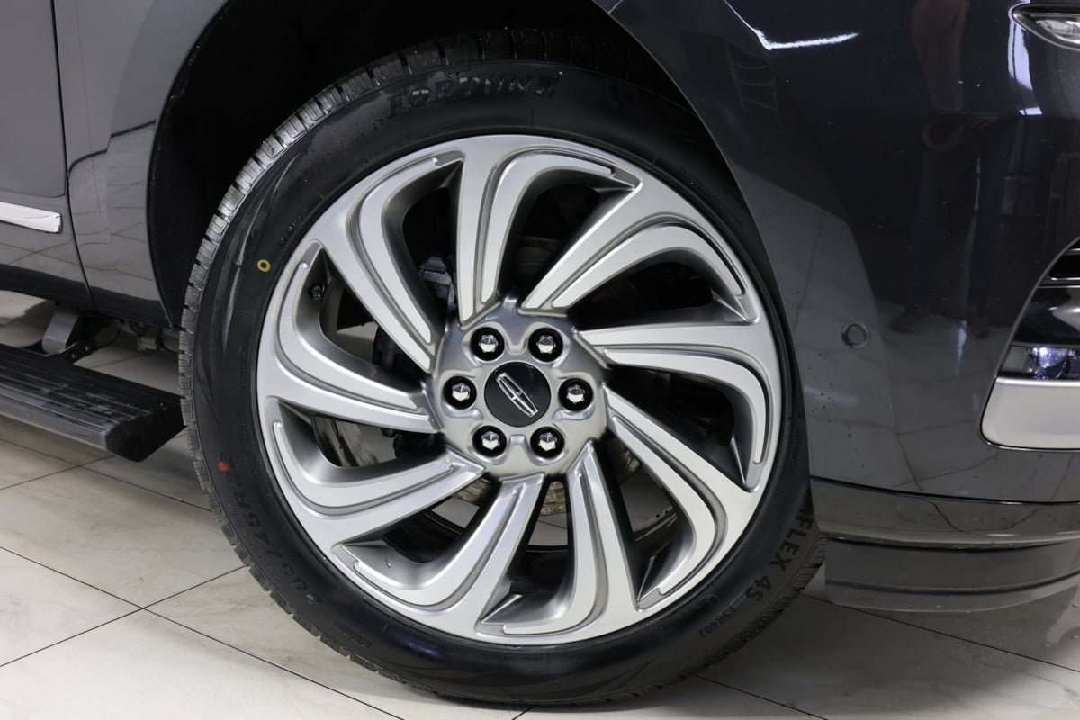 Used 2023 Lincoln Navigator Reserve AWD/4WD image 15