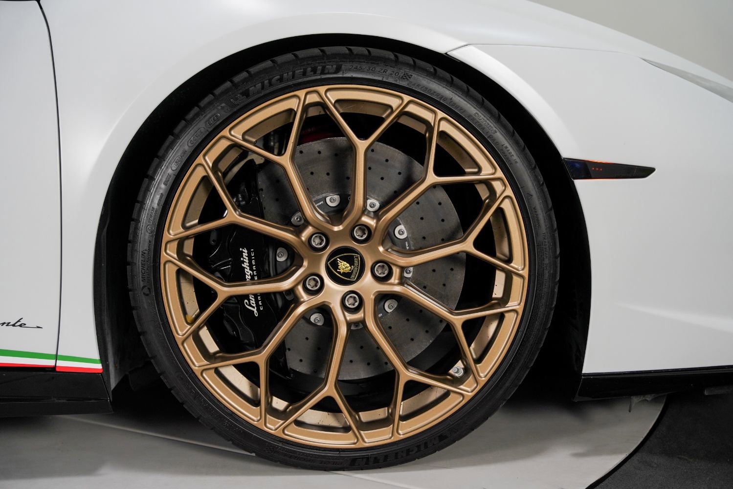 Used 2018 Lamborghini Huracan Performante image 30