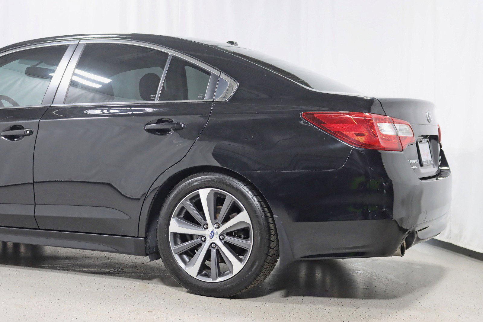 Used 2015 Subaru Legacy 2.5i Limited AWD/4WD image 10