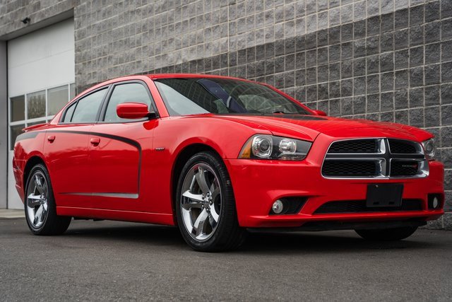Used 2014 Dodge Charger R/T w/ Wheels & Tunes Group image 2