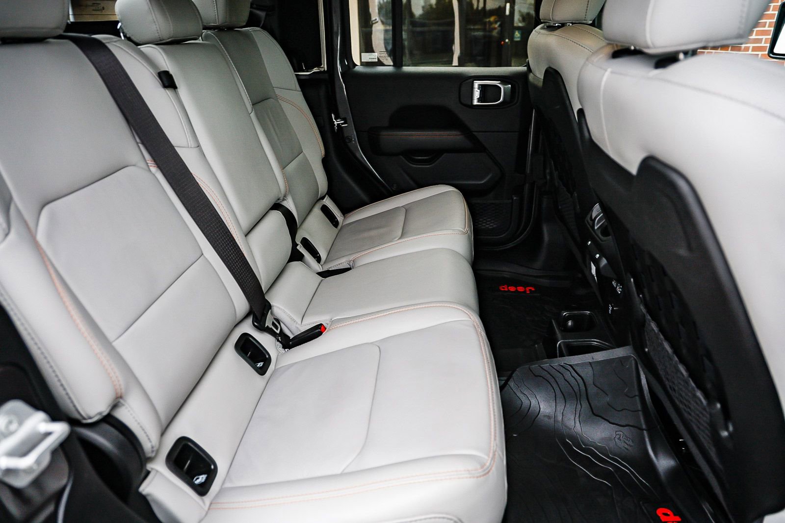 Used 2020 Jeep Gladiator Mojave image 18