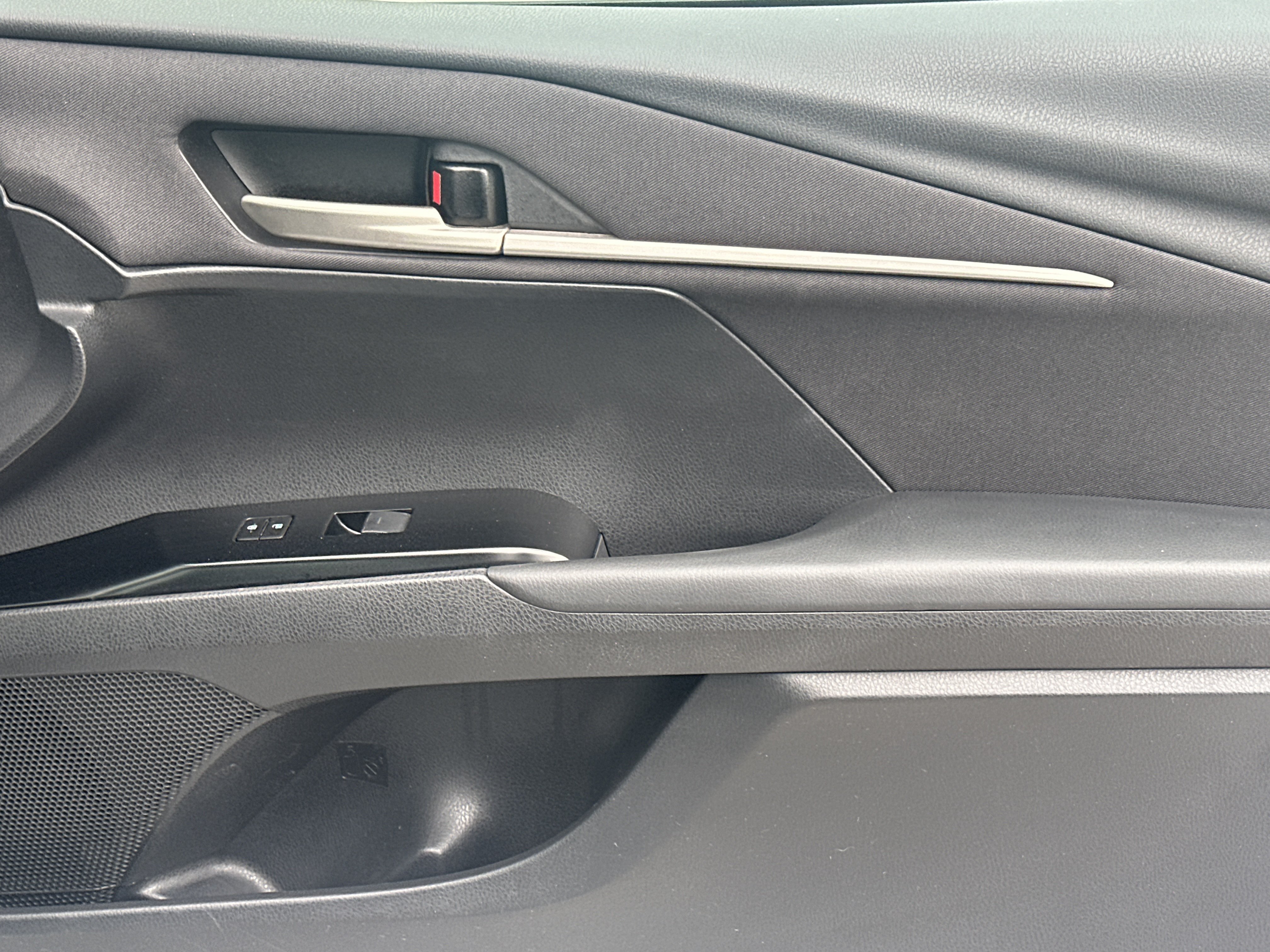 Used 2025 Toyota Camry LE FWD image 14