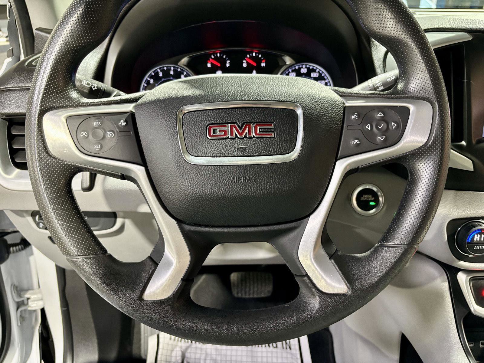 Used 2023 GMC Terrain SLE w/ Driver Convenience Package image 13