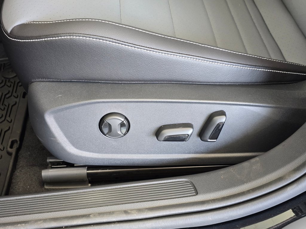 New 2026 Volkswagen Jetta SE FWD image 20