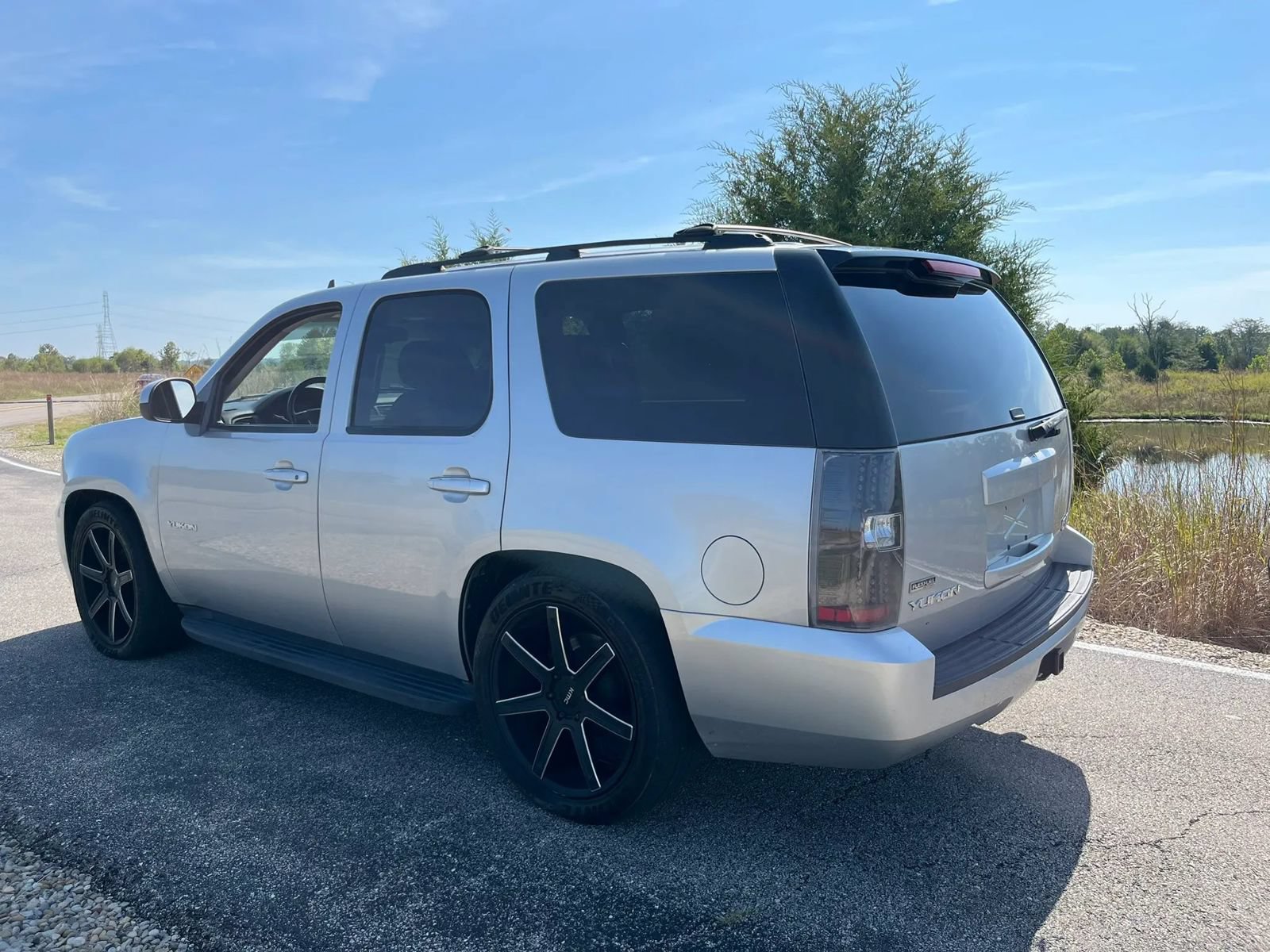 Used 2012 GMC Yukon SLE RWD image 13