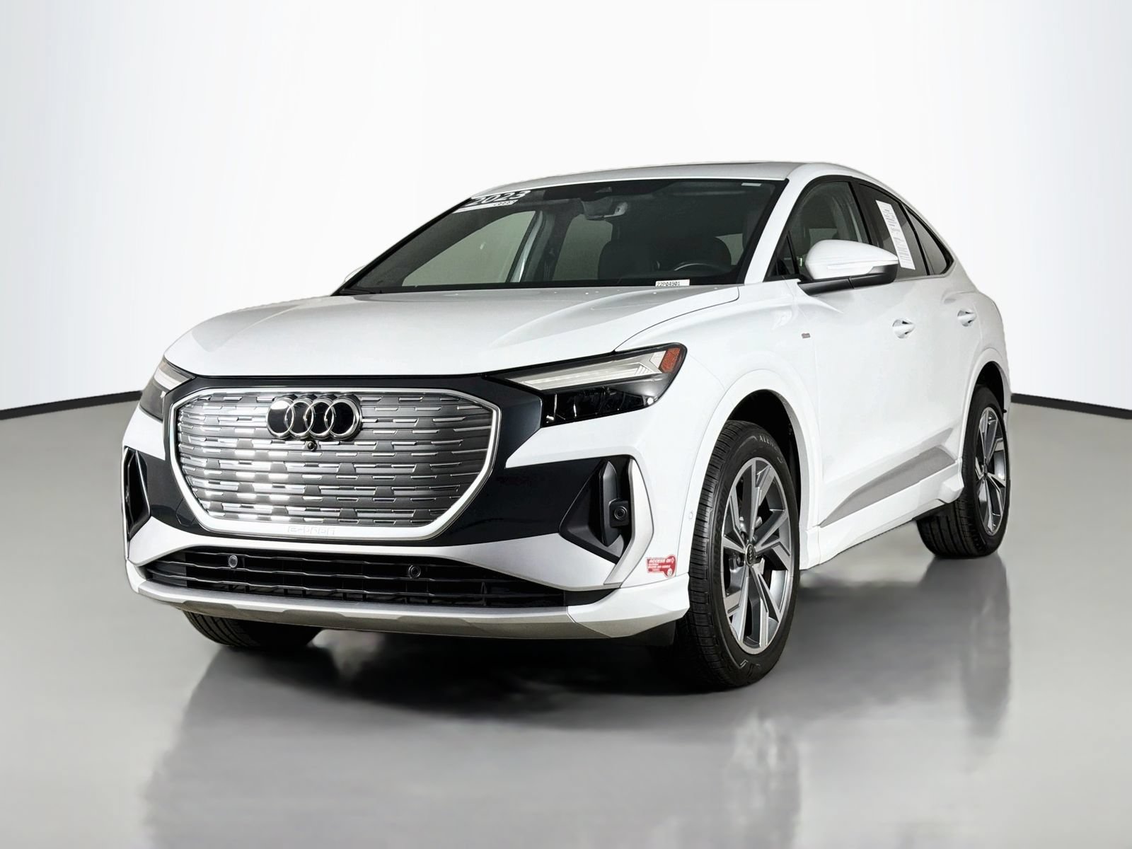 Certified 2023 Audi Q4 e-tron Premium Plus w/ Premium Plus AWD/4WD image 3