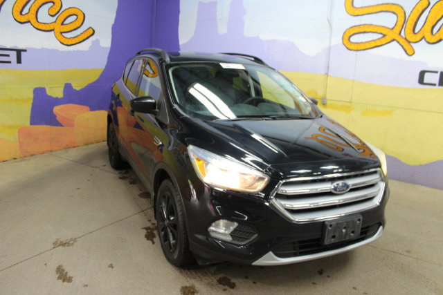 Used 2017 Ford Escape SE AWD/4WD image 2
