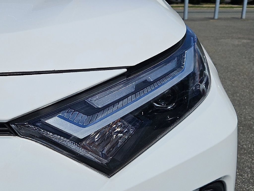 Used 2022 Toyota RAV4 XLE w/ Convenience Package AWD/4WD image 9
