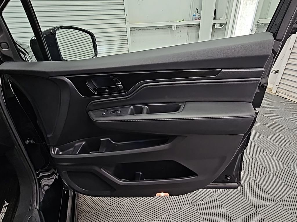 Used 2025 Honda Odyssey Elite image 42