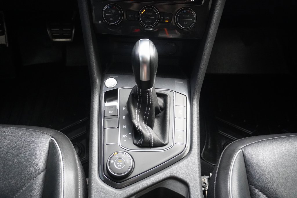 Used 2021 Volkswagen Tiguan SEL Premium R-Line image 18