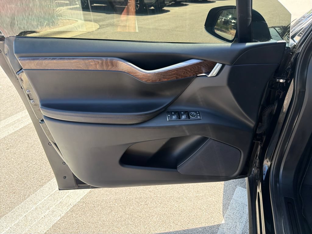 Used 2018 Tesla Model X 100D AWD/4WD image 18