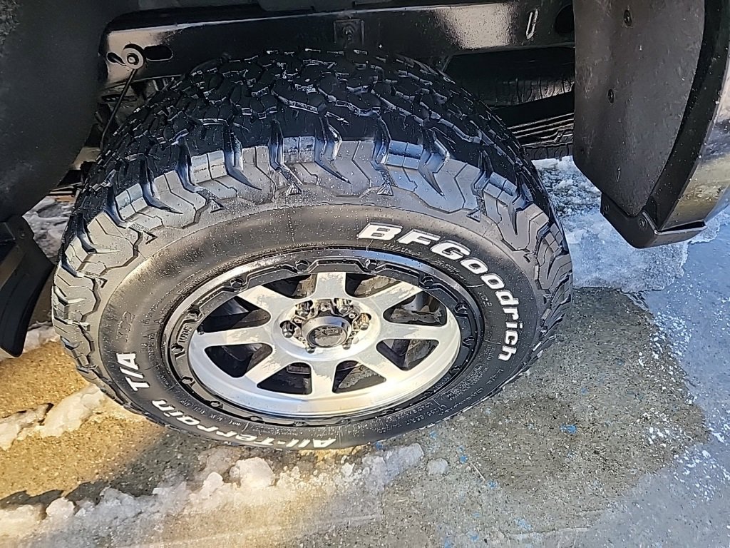 Used 2017 GMC Canyon SLT w/ Driver Alert Package image 23