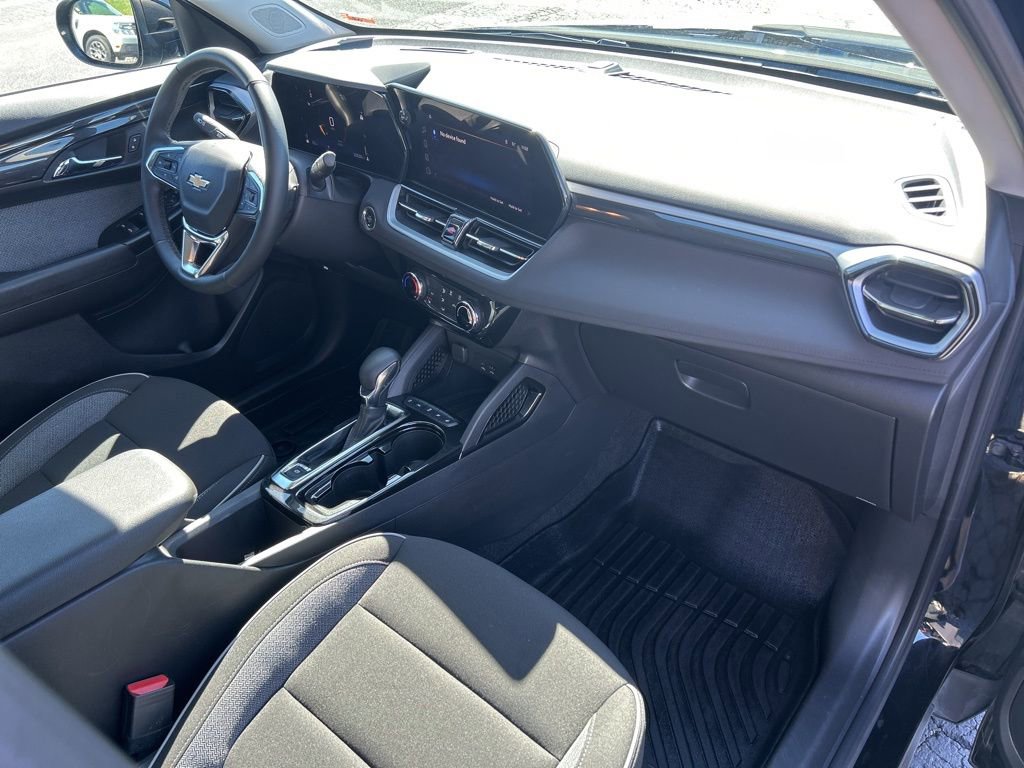 Used 2024 Chevrolet TrailBlazer LT w/ LT Cold Weather Package image 42