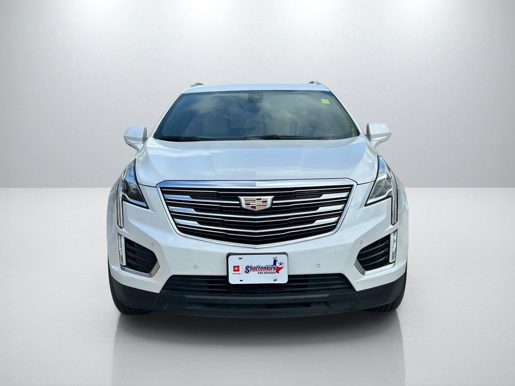 Used 2019 Cadillac XT5 Luxury FWD image 2