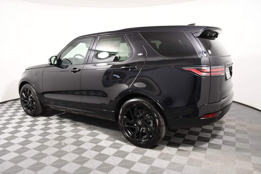 Certified 2025 Land Rover Discovery Dynamic SE image 3
