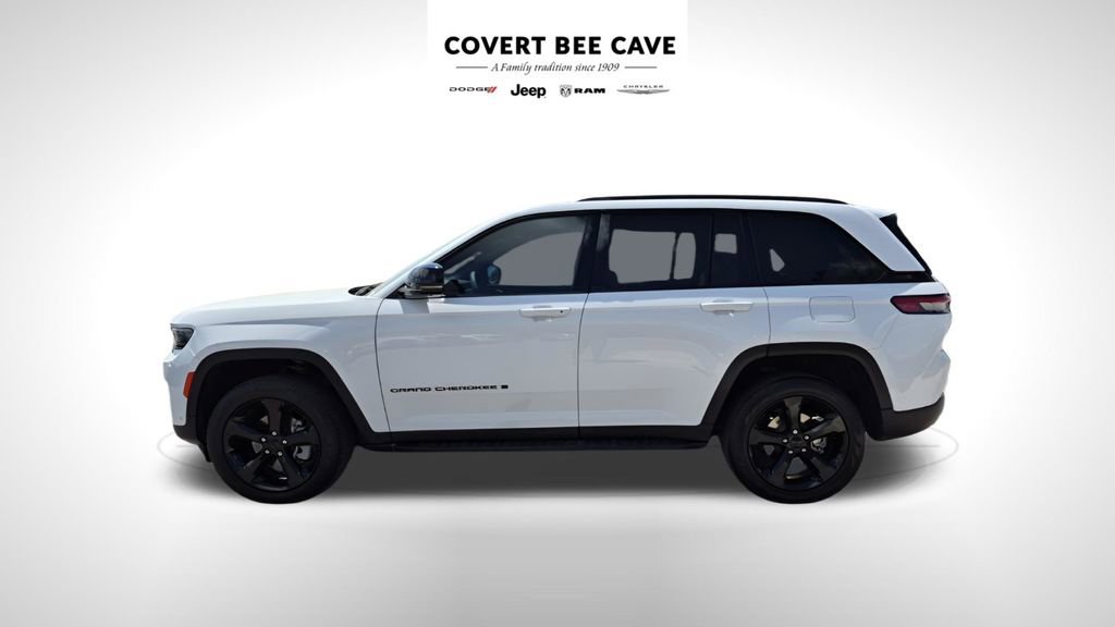 Used 2024 Jeep Grand Cherokee Limited w/ Luxury Tech Group II image 5
