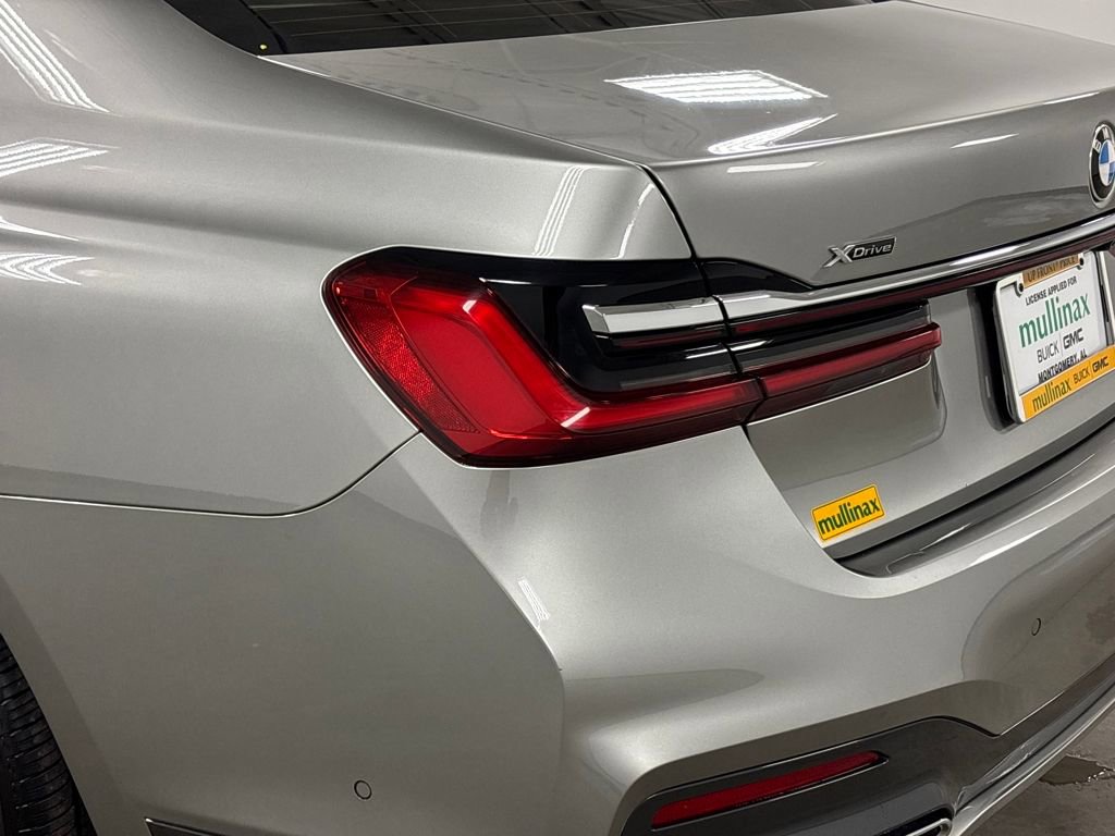 Used 2021 BMW 750i xDrive w/ Executive Package image 15