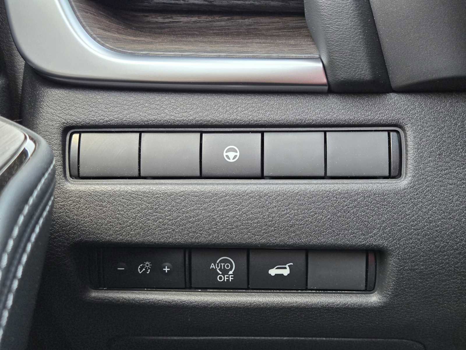 Used 2025 Nissan Rogue Platinum image 22