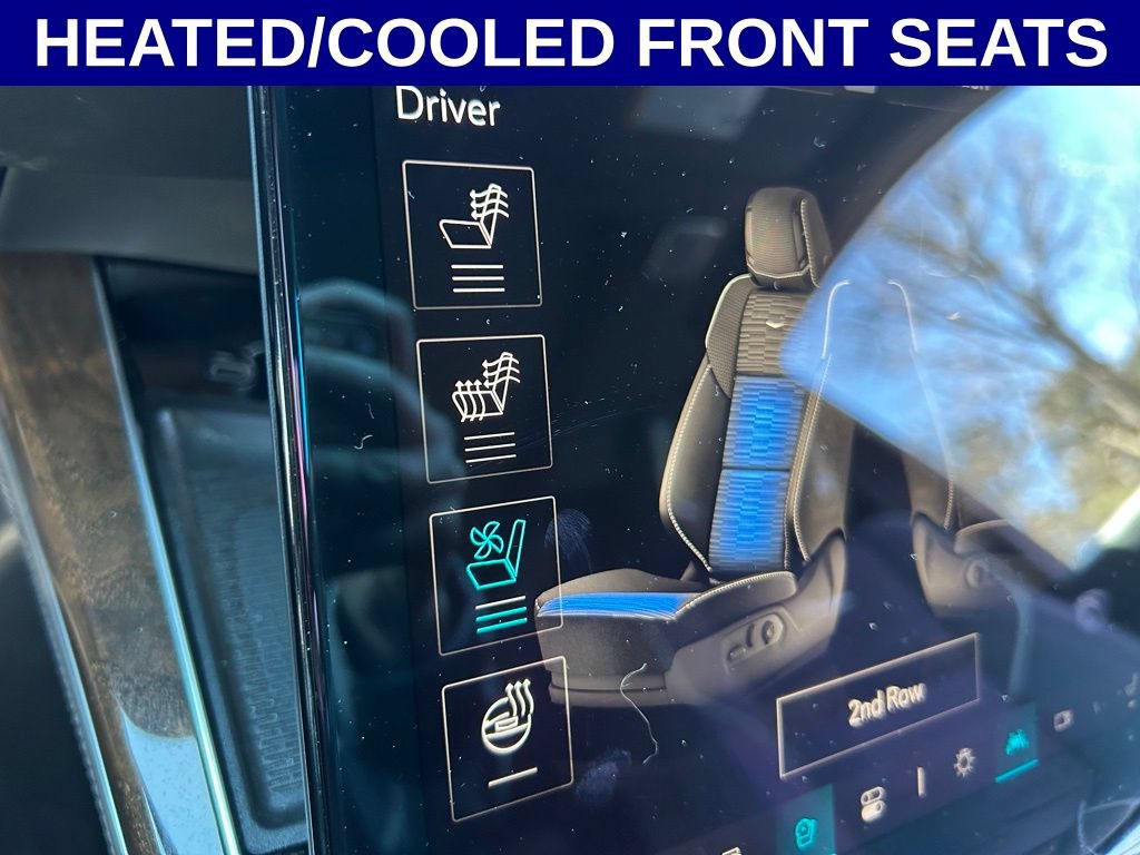 Used 2025 Cadillac Escalade Sport Platinum w/ LPO, Floor Liner Package AWD/4WD image 7