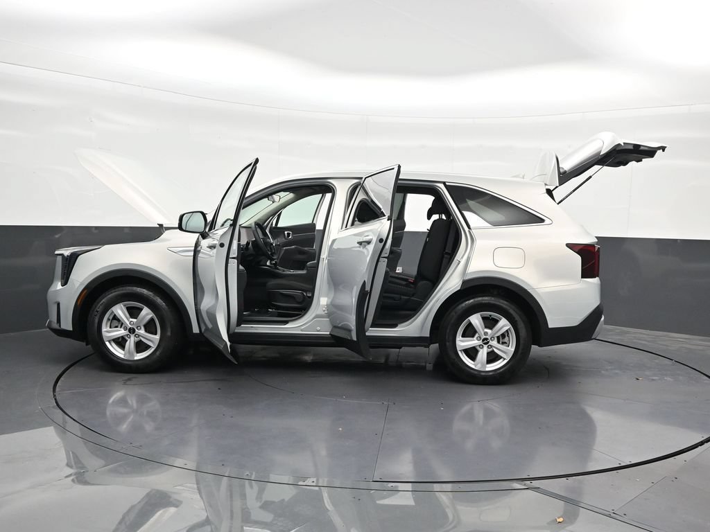 Used 2026 Kia Sorento LX FWD image 36