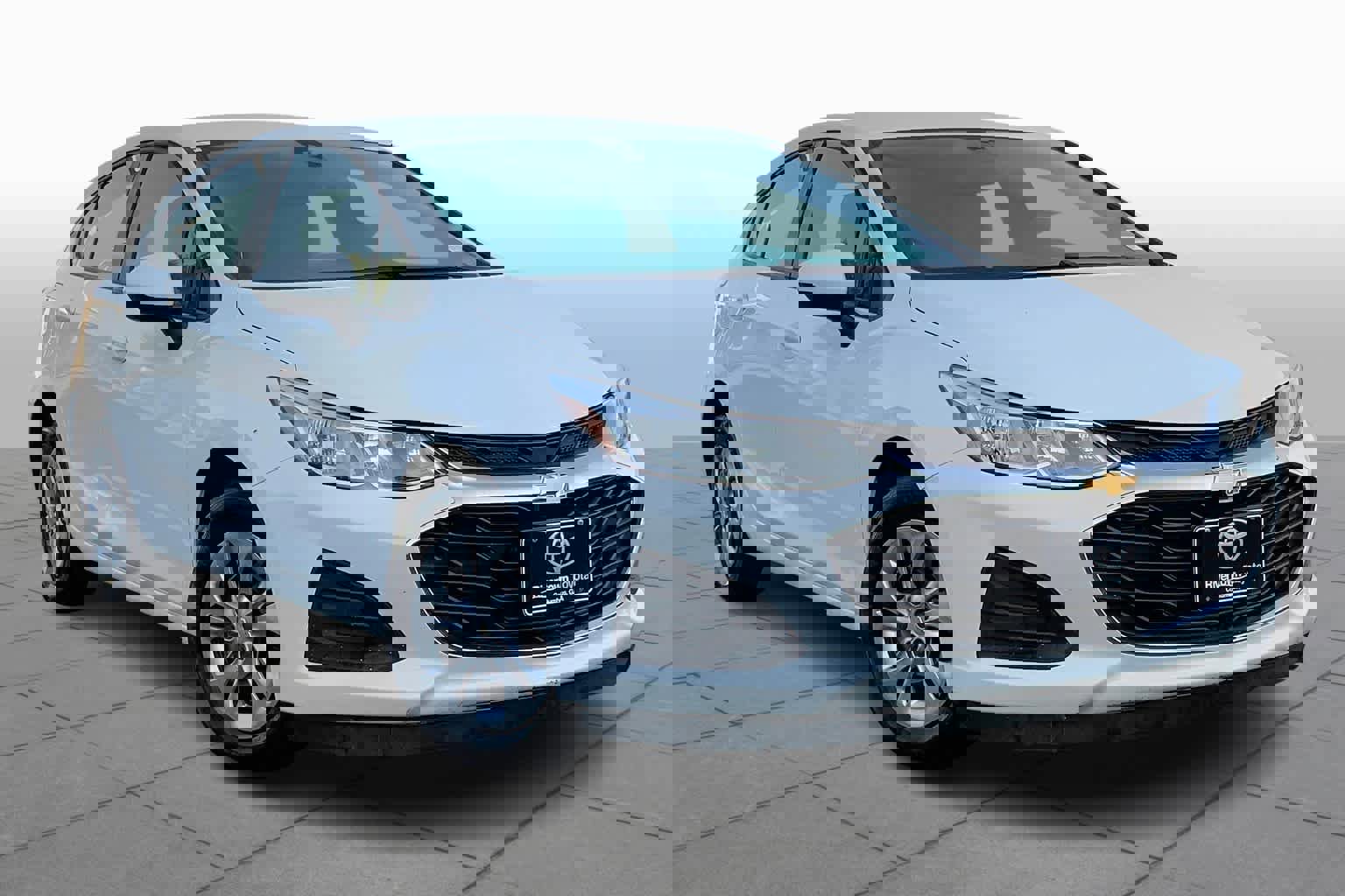 Used 2019 Chevrolet Cruze LS w/ LS Fleet Convenience Package image 2