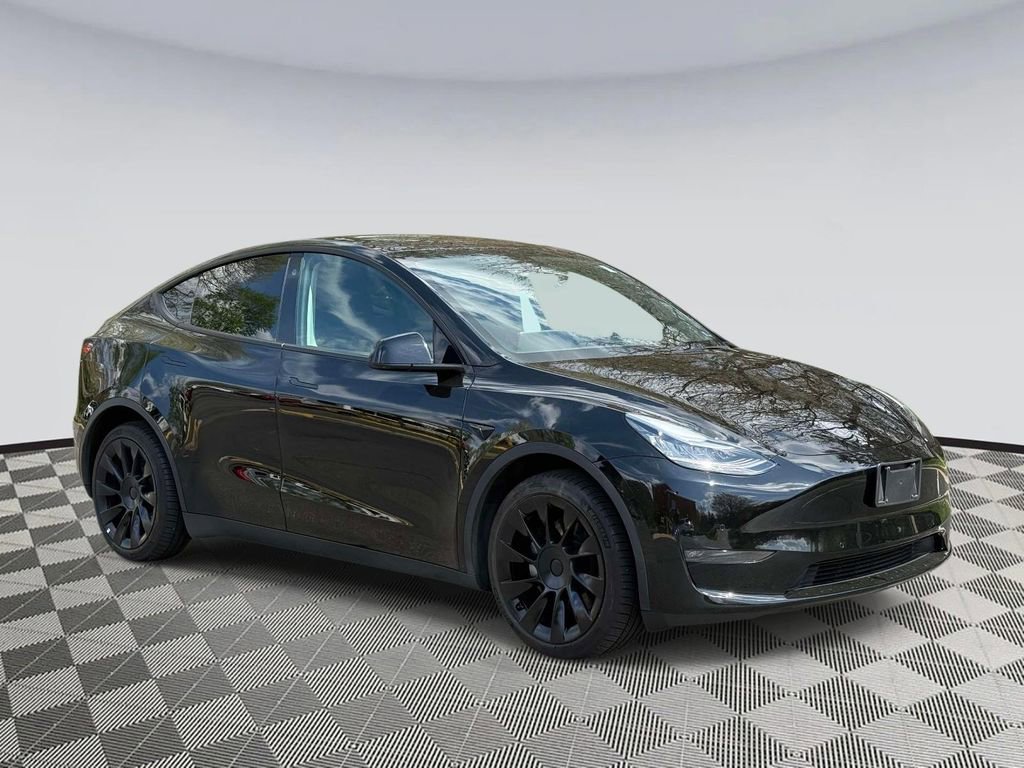 Used 2022 Tesla Model Y Long Range video 1