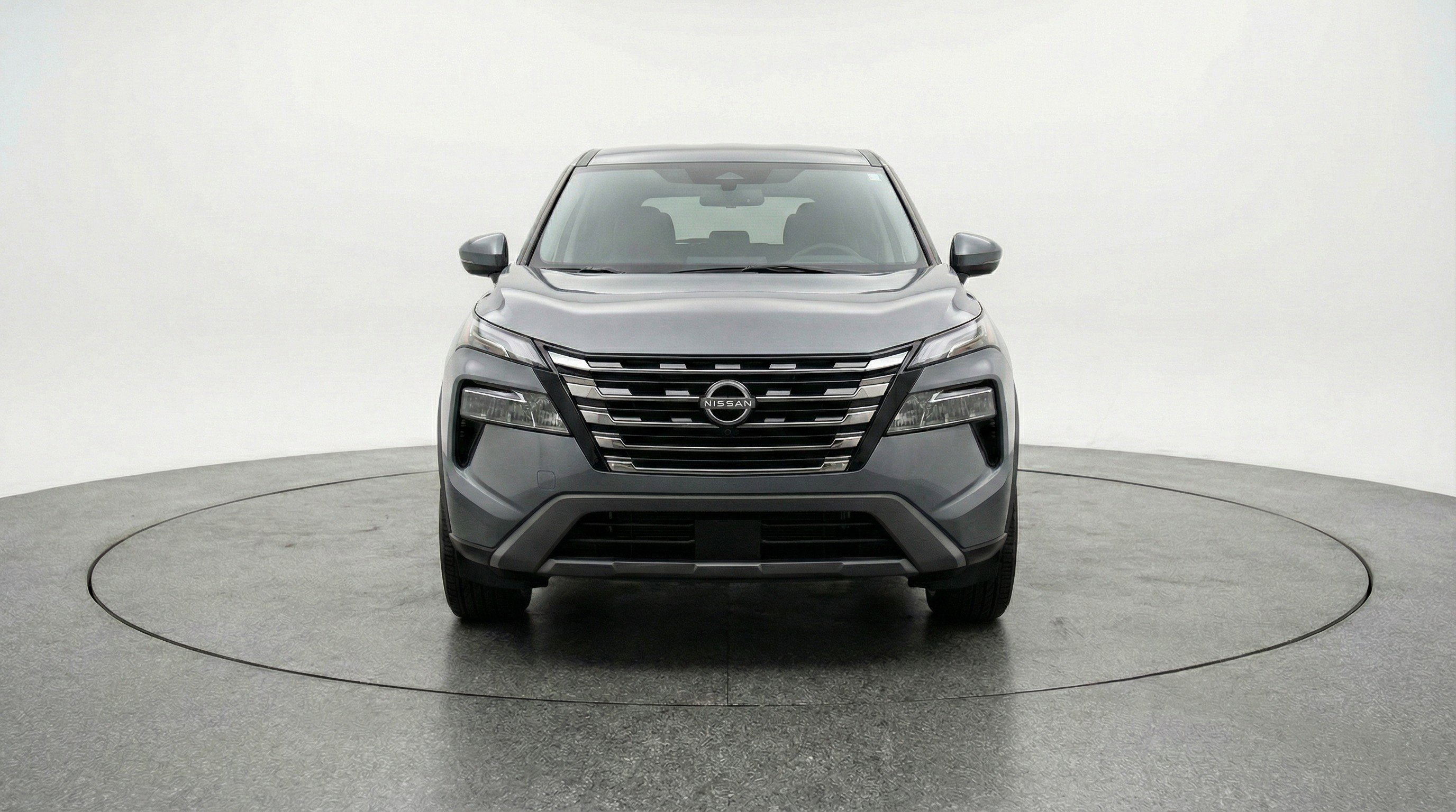 Used 2025 Nissan Rogue SV image 2