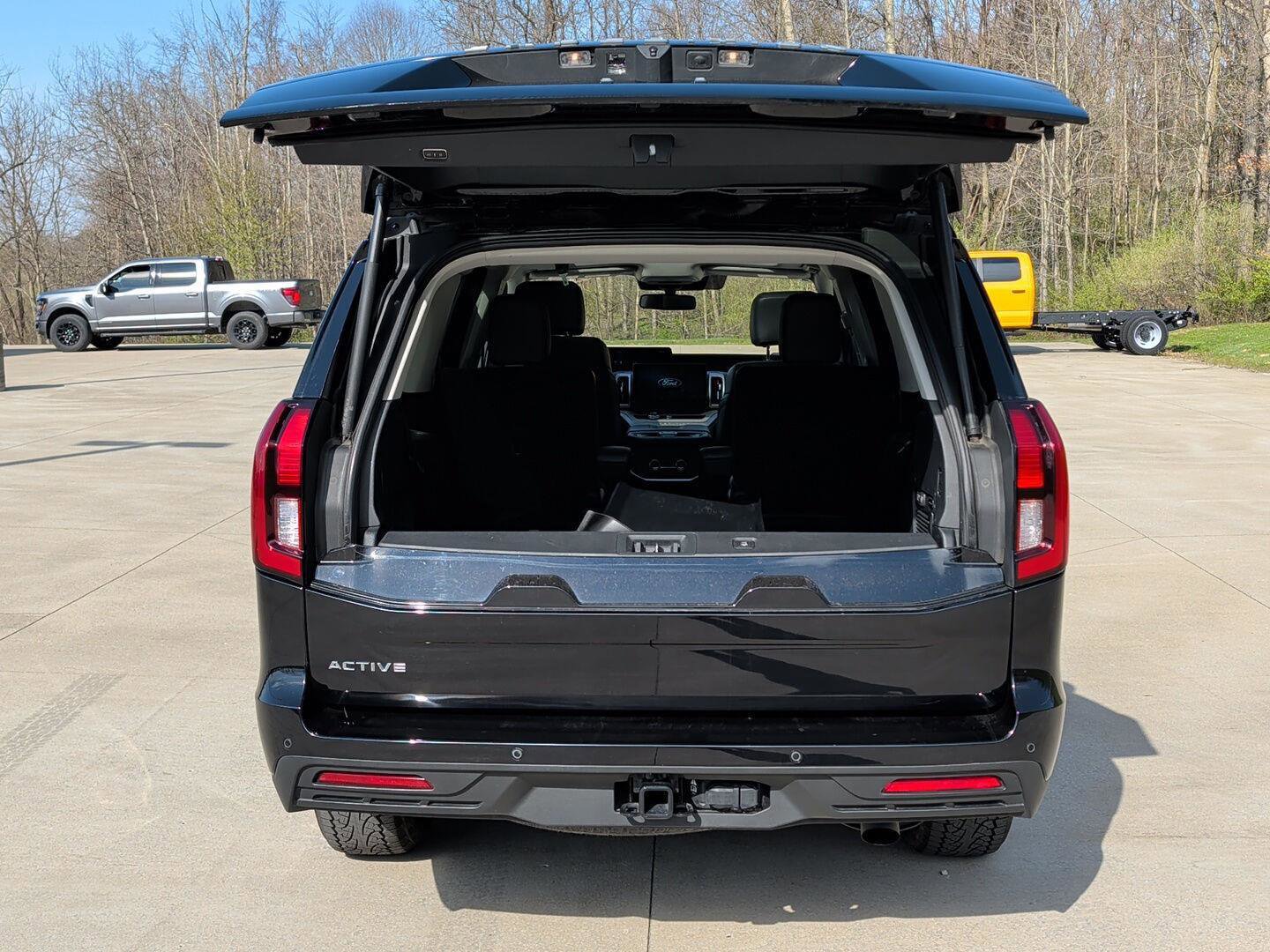 Used 2025 Ford Expedition Active image 7