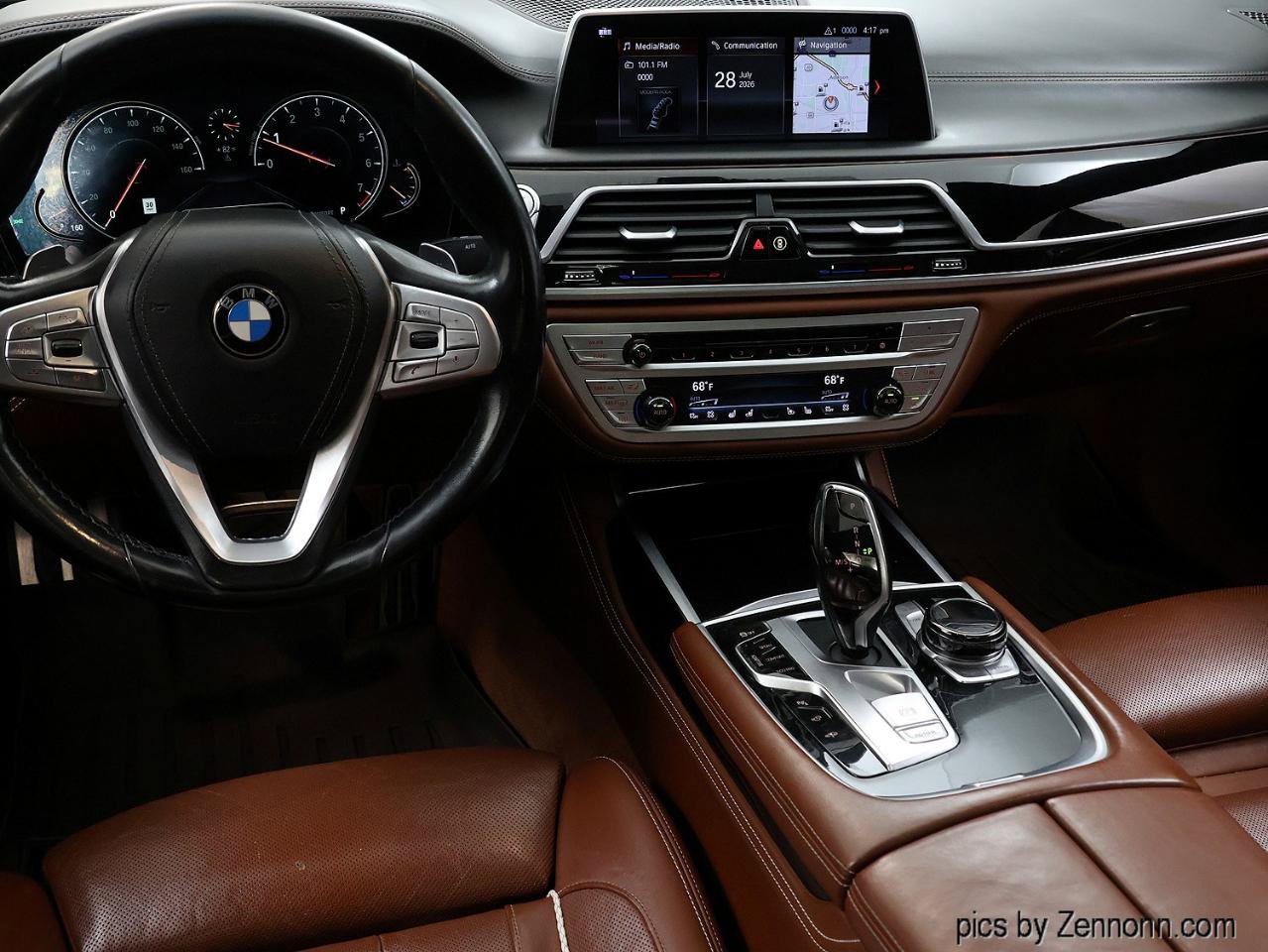 Used 2018 BMW 750i xDrive AWD/4WD image 17