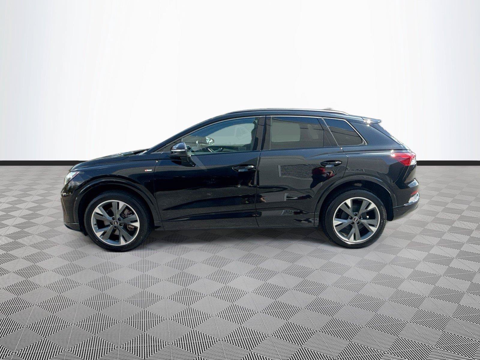 Used 2023 Audi Q4 e-tron Premium Plus AWD/4WD image 4