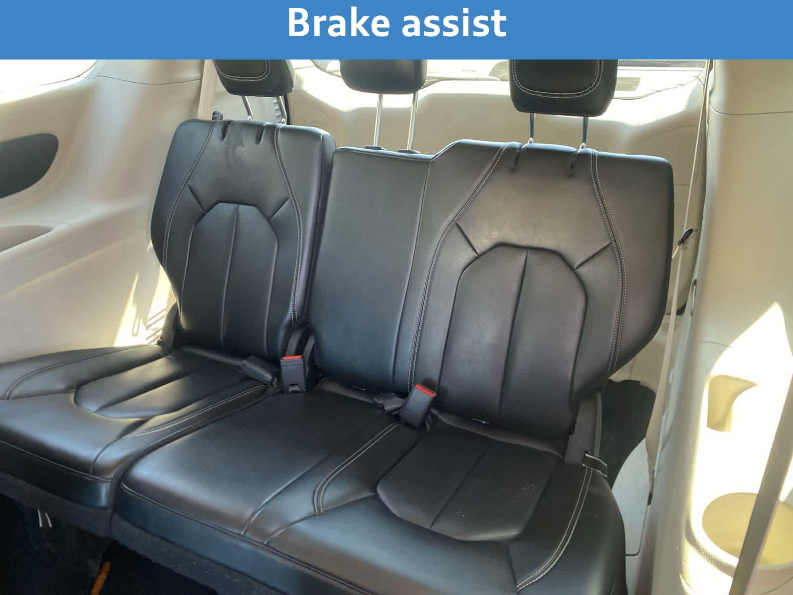 Used 2023 Chrysler Pacifica Touring-L FWD image 15