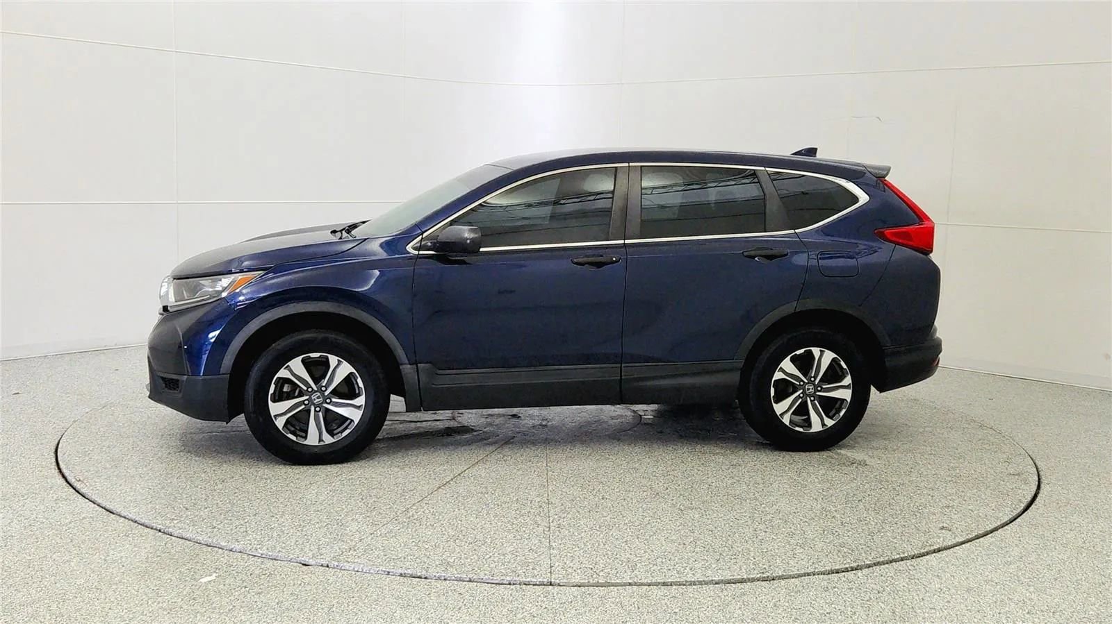 Used 2019 Honda CR-V LX image 4