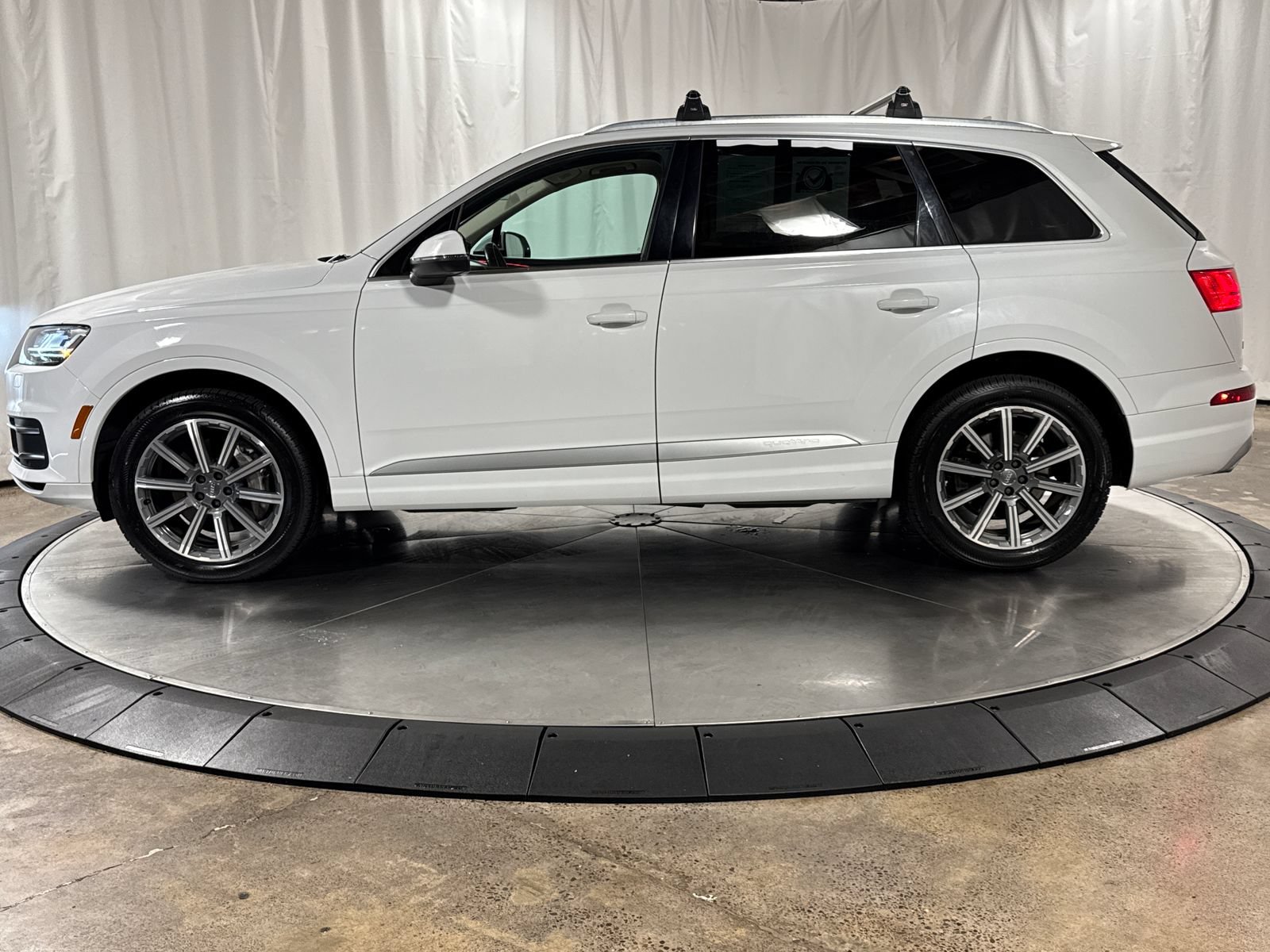 Used 2019 Audi Q7 3.0T Premium Plus w/ Premium Plus Package AWD/4WD image 8